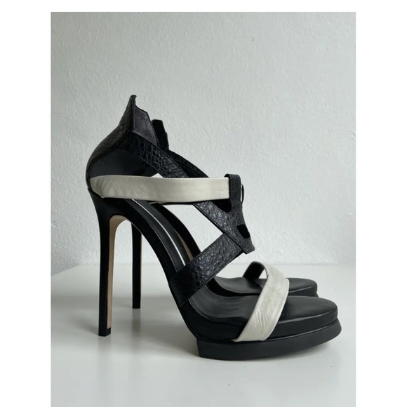 Black and White Strappy Platform Stiletto SandalsNWOT 35